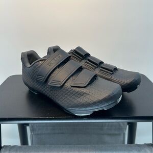 Giro Charcoal Cycling Shoes